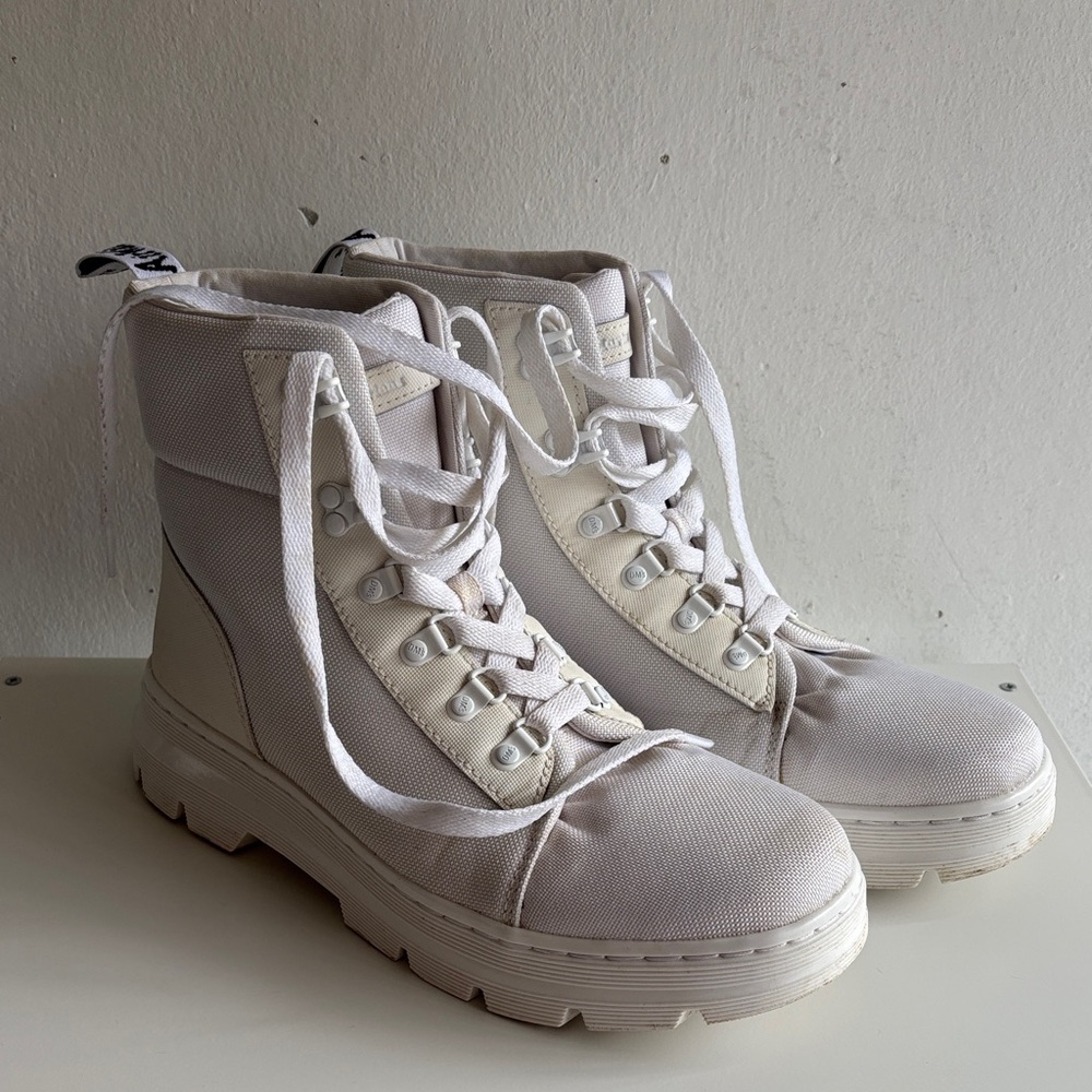Dr. Marten’s Women’s Comb Poly Casual Boots in White/Off-White, Size 11.